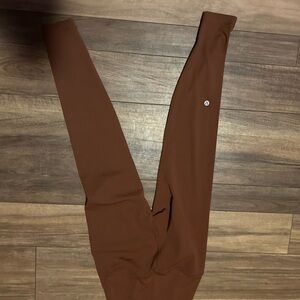 Lulu full length no size dot but fit my daughter who is a xs so 2-4